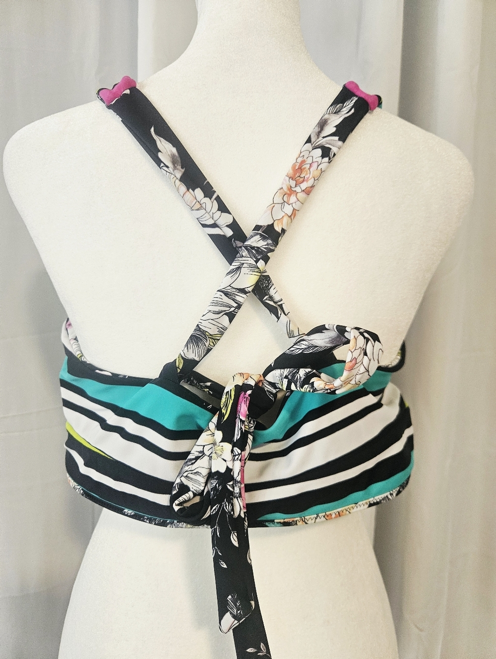 Torrid Floral Or Striped Reversible Bikini Top - Size 2 or XXL - Picture 5 of 5